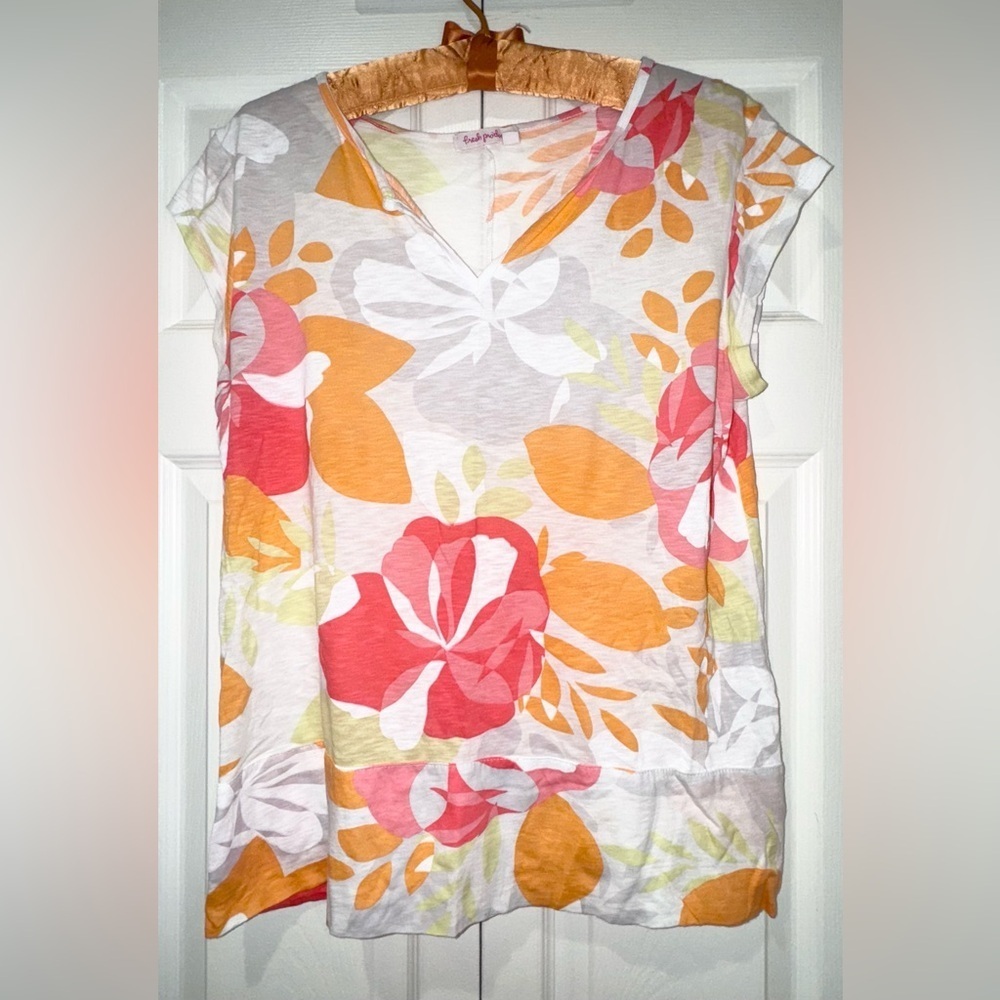 Fresh Produce Floral V-Neck Top. Size Small. VGUC